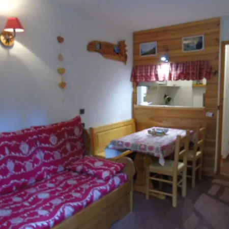 아파트 Cosy Pour 4 Pers. A Valfrejus, Ideal Ski, Proche Telecabine Et Commerces - Fr-1-561-101